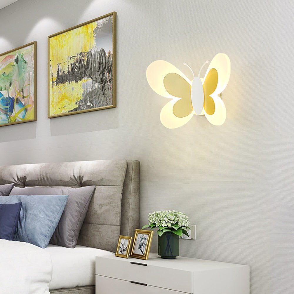 Fluttera - LED wall light with butterfly design